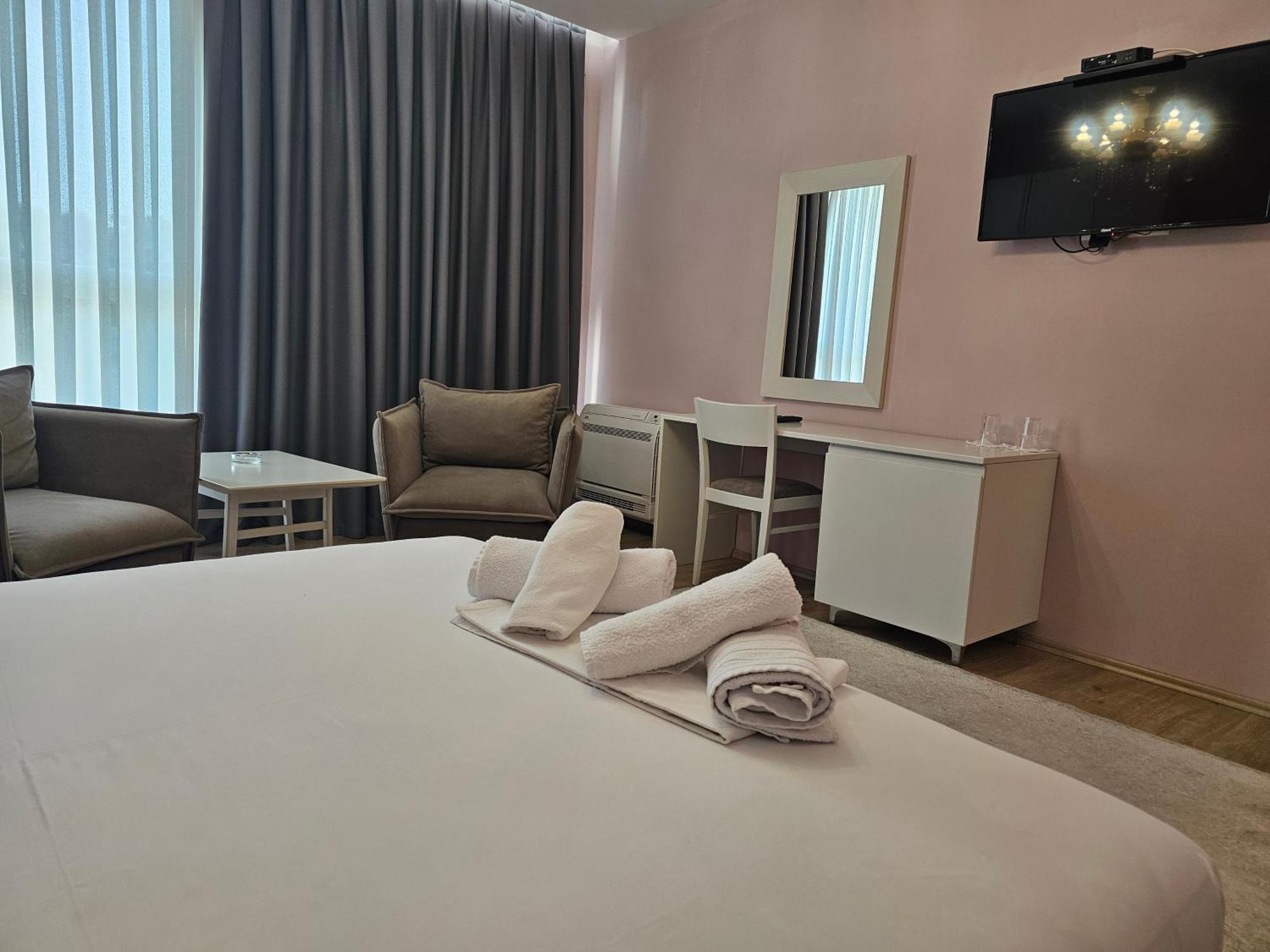 Hotel 3A Kashari Екстериор снимка