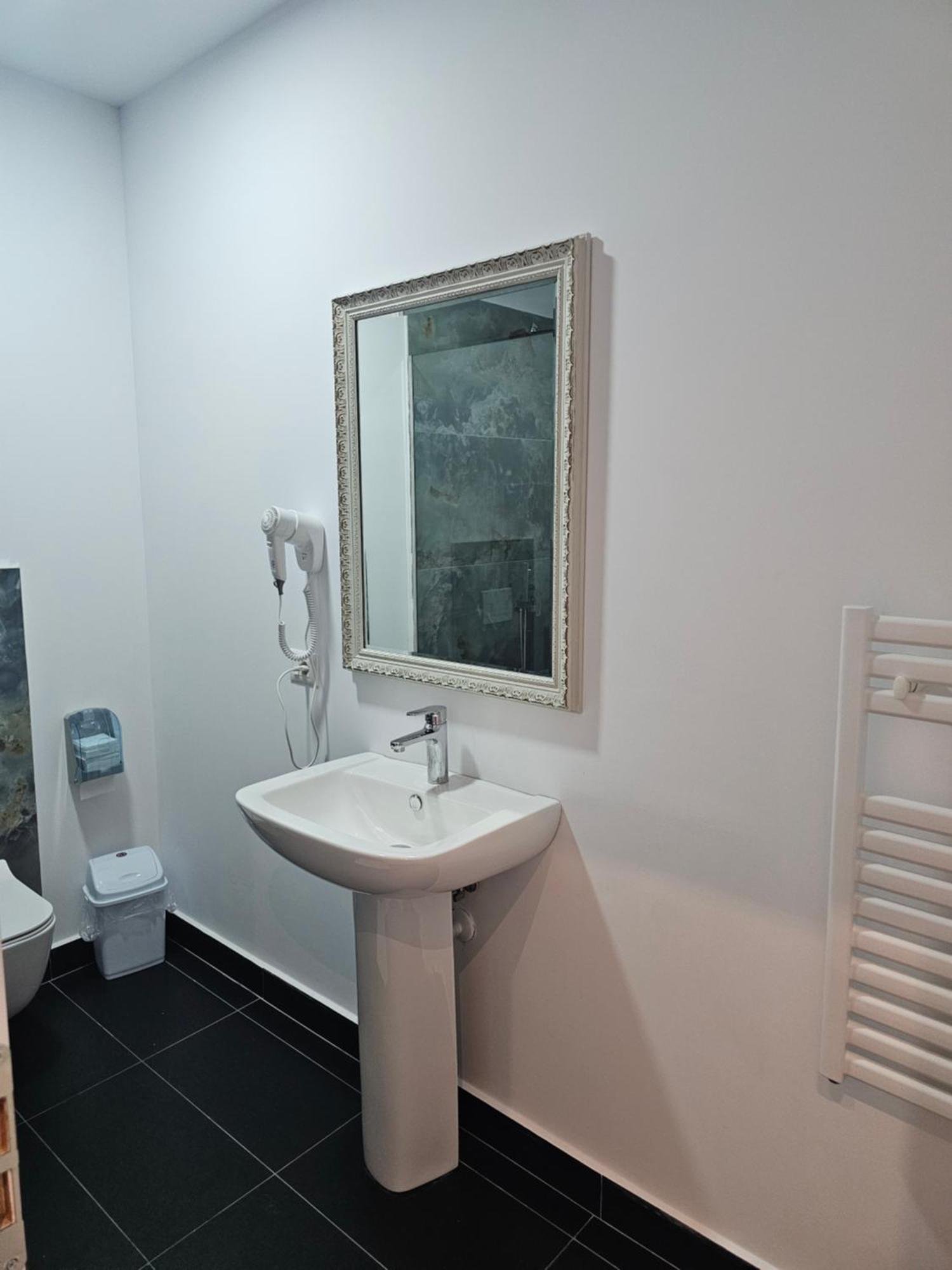 Hotel 3A Kashari Екстериор снимка